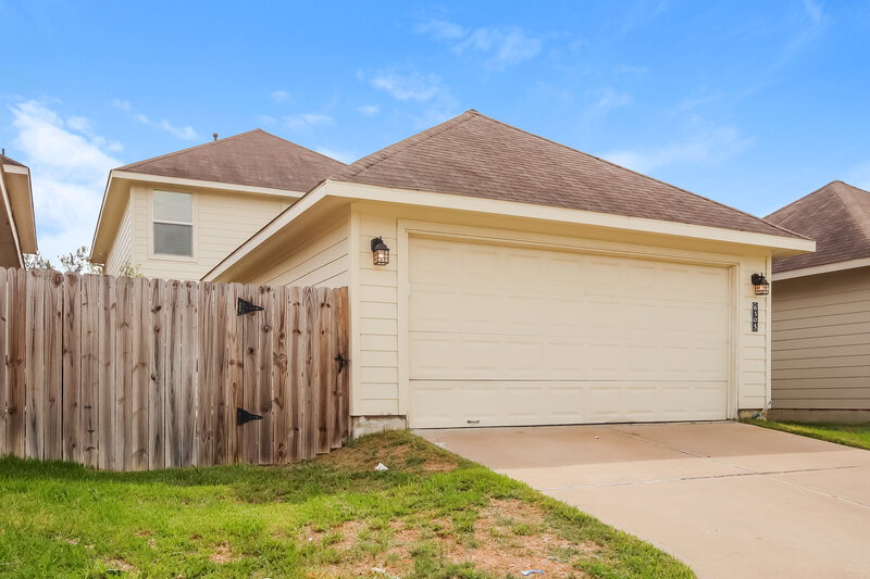 1,915/Mo, 6305 Mountain Pines Ln Katy, TX 77449 Rear View