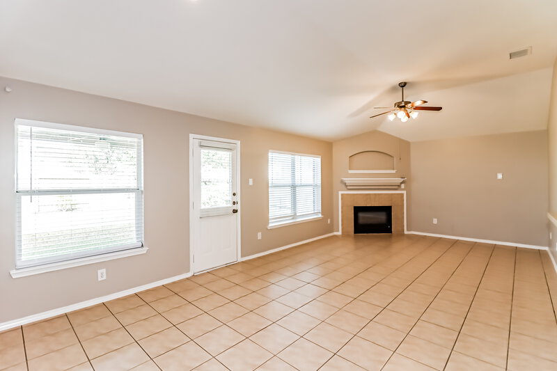2,250/Mo, 7510 Braeberry Ct Richmond, TX 77407 Family Room View