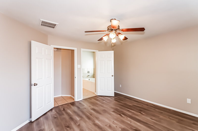 2,250/Mo, 7510 Braeberry Ct Richmond, TX 77407 Main Bedroom View 2