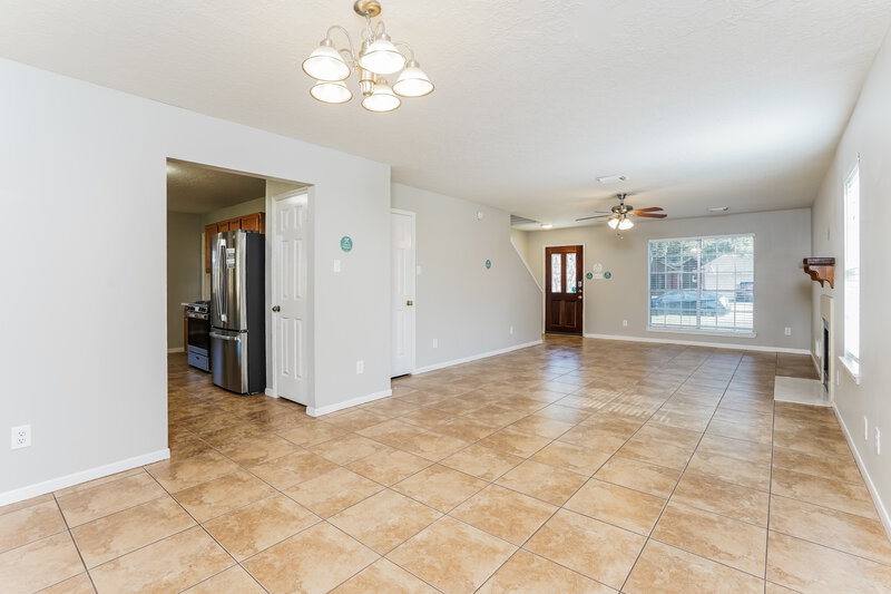 2,330/Mo, 801 Wisdom Dr Deer Park, TX 77536 Living Room View 2