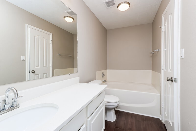 1,770/Mo, 22215 Nobles Crossing Dr Spring, TX 77373 Main Bathroom View