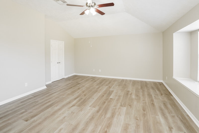 1,770/Mo, 32034 Ashton Ln Pinehurst, TX 77362 Main Bedroom View 2