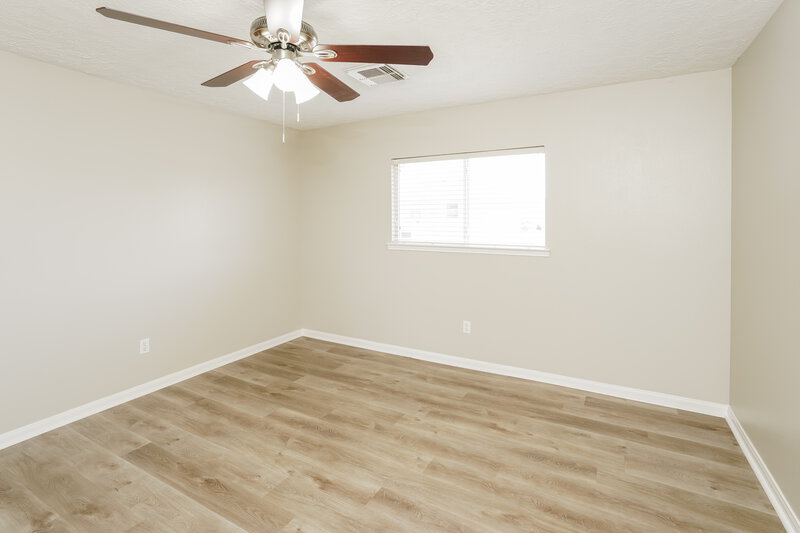 1,770/Mo, 32034 Ashton Ln Pinehurst, TX 77362 Bedroom View 3