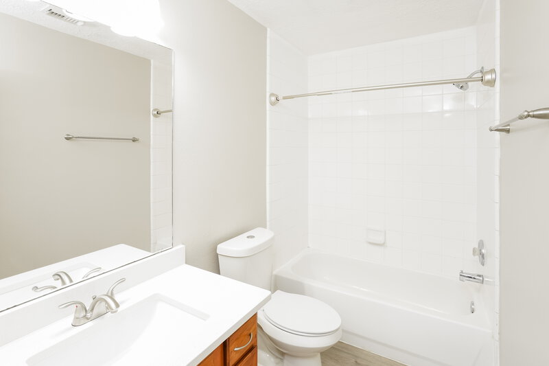 1,770/Mo, 32034 Ashton Ln Pinehurst, TX 77362 Bathroom View