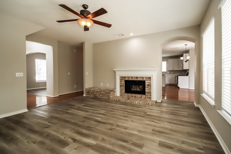 2,925/Mo, 19322 Oak Station Dr Humble, TX 77346 Living Room View