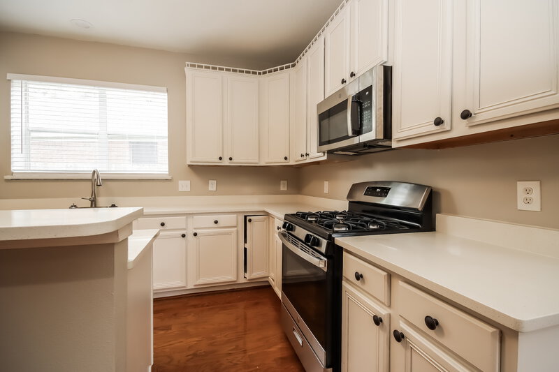 2,925/Mo, 19322 Oak Station Dr Humble, TX 77346 Kitchen View 2
