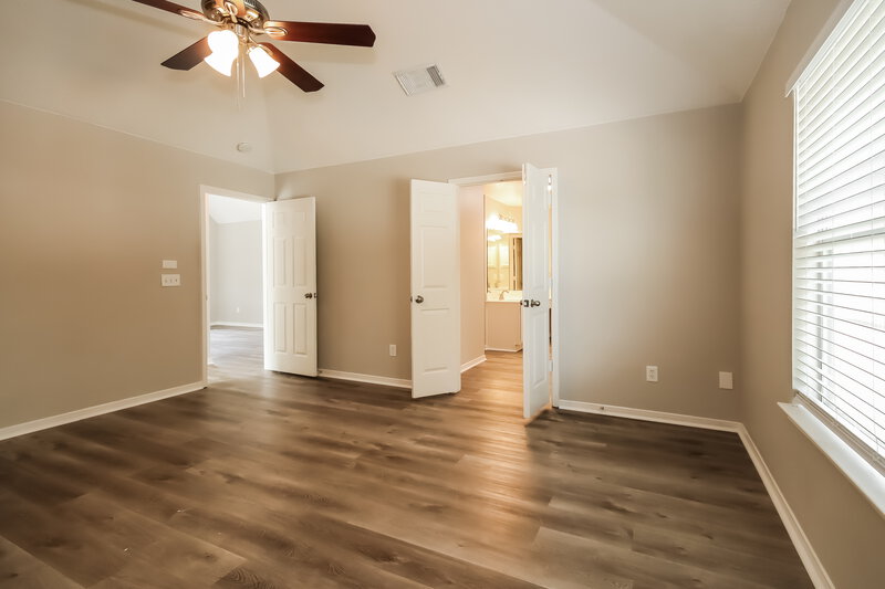 2,925/Mo, 19322 Oak Station Dr Humble, TX 77346 Main Bedroom View 2