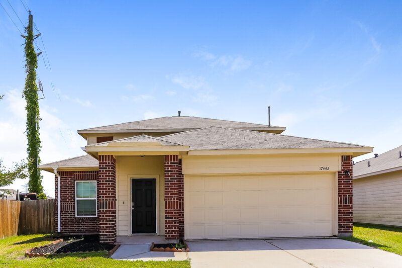 1,950/Mo, 17442 Hayley Springs Ct Humble, TX 77396 External View