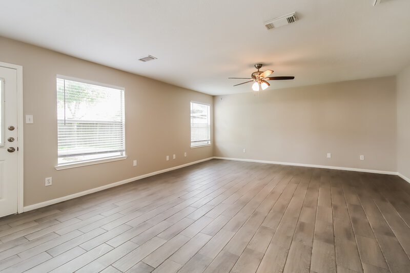 2,390/Mo, 28810 Fox Cyn Spring, TX 77386 Living Room View 3