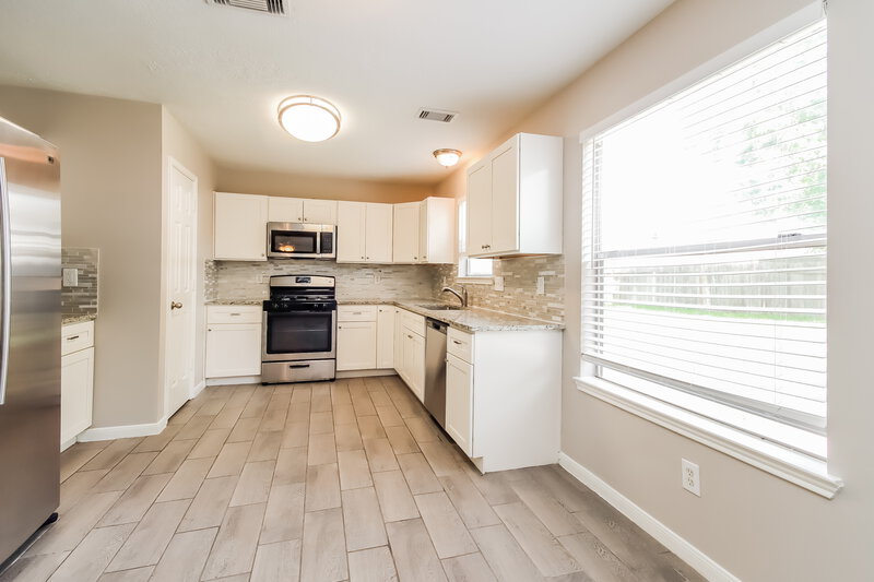 2,390/Mo, 28810 Fox Cyn Spring, TX 77386 Kitchen View 2