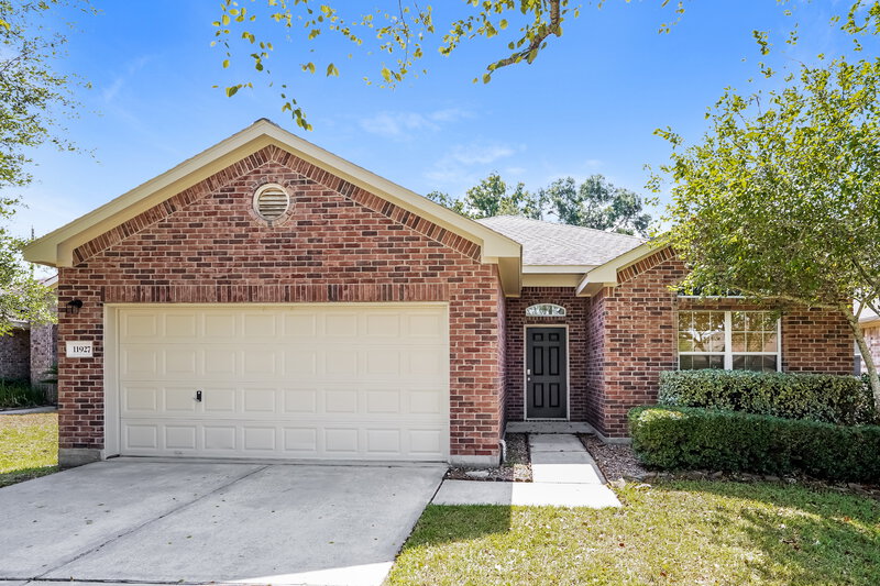 1,880/Mo, 11927 Belle Ct Pinehurst, TX 77362 External View