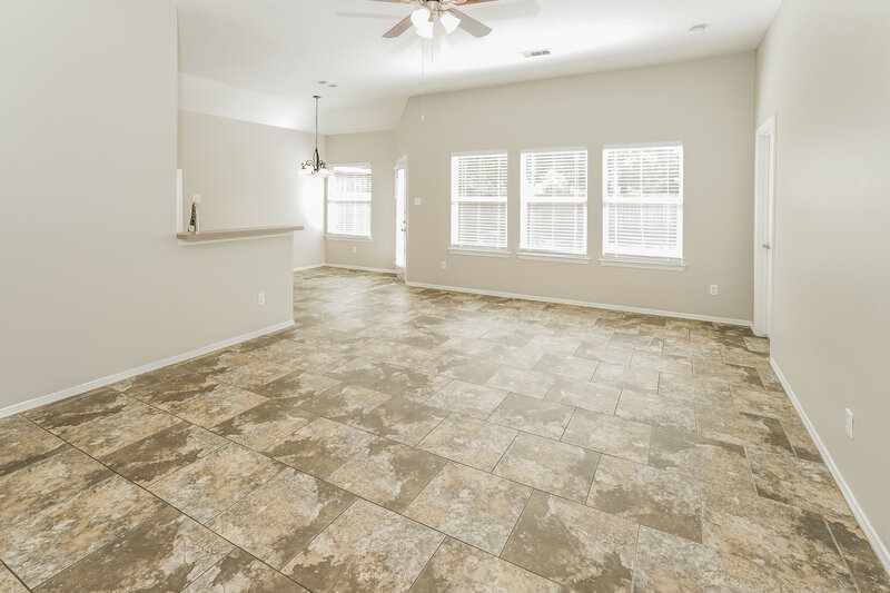1,880/Mo, 11927 Belle Ct Pinehurst, TX 77362 Living Room View
