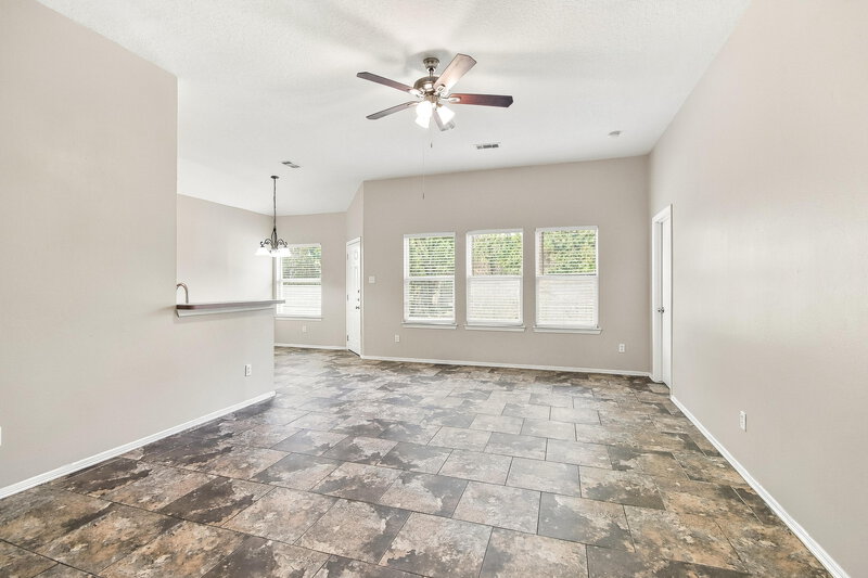 1,790/Mo, 11927 Belle Ct Pinehurst, TX 77362 Living Room View