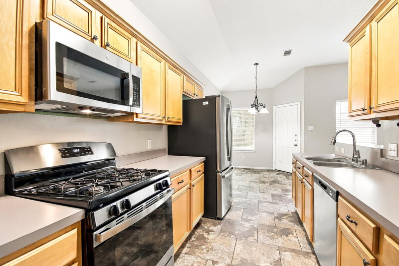 1,790/Mo, 11927 Belle Ct Pinehurst, TX 77362 Kitchen View