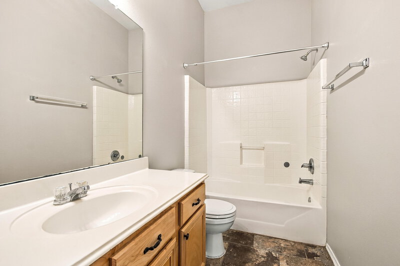 1,790/Mo, 11927 Belle Ct Pinehurst, TX 77362 Bathroom View