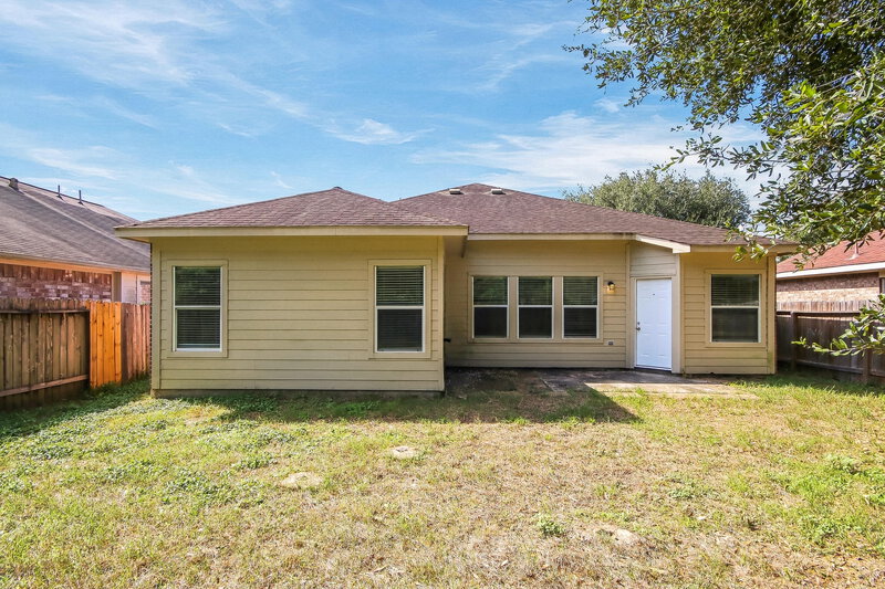 1,790/Mo, 11927 Belle Ct Pinehurst, TX 77362 Rear View