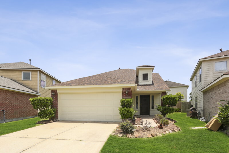 1,775/Mo, 10807 White Oak Bend Dr Houston, TX 77064 External View