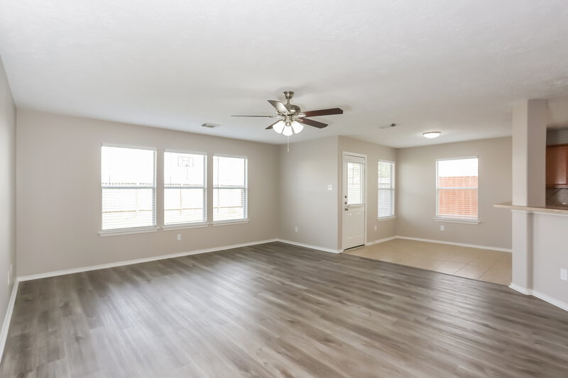 2,505/Mo, 15019 Roche Rock Dr Humble, TX 77396 Living Room View 2