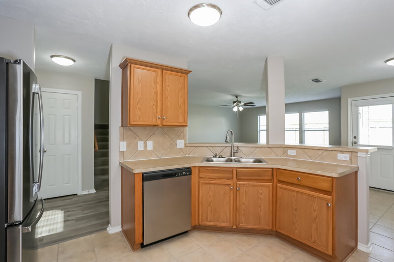 2,505/Mo, 15019 Roche Rock Dr Humble, TX 77396 Kitchen View 2