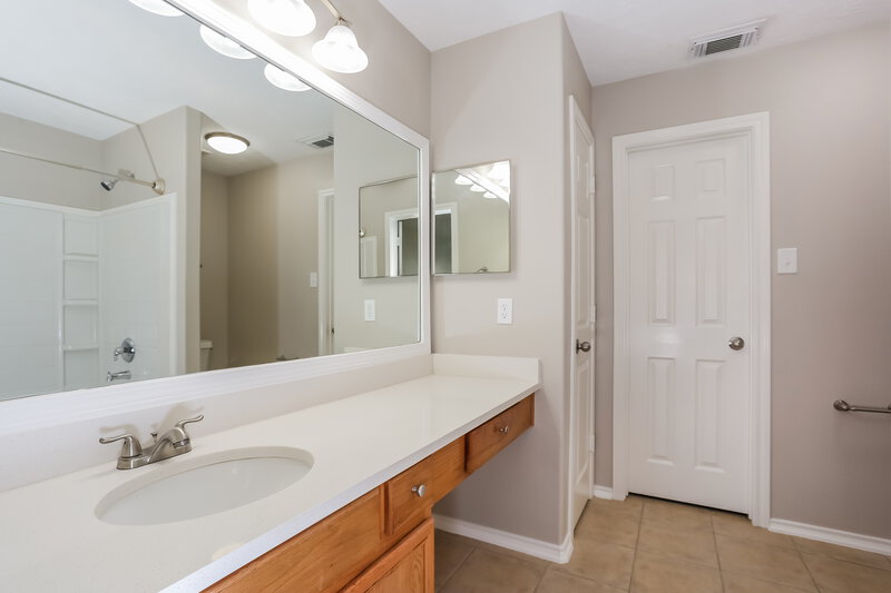 2,505/Mo, 15019 Roche Rock Dr Humble, TX 77396 Main Bathroom View