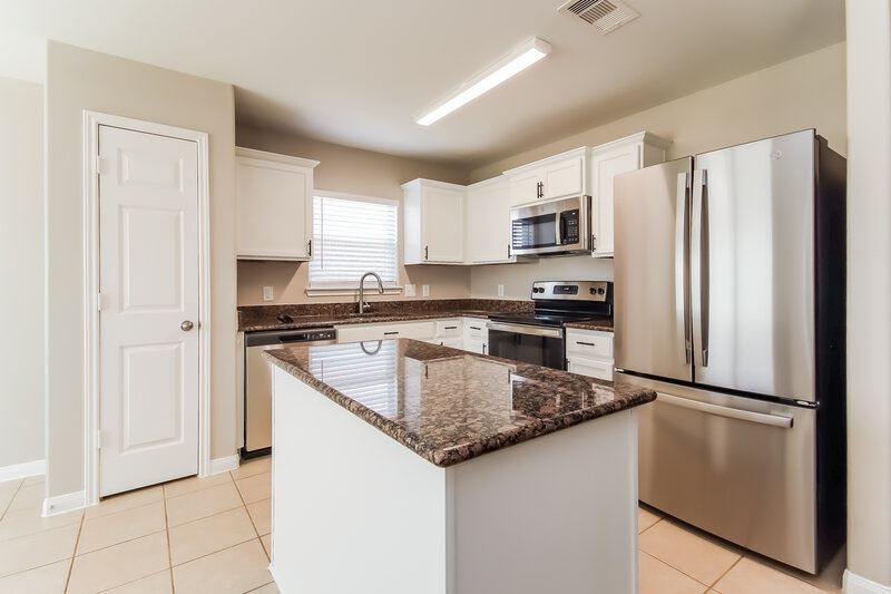 1,875/Mo, 12127 Clara Ln Pinehurst, TX 77362 Kitchen View
