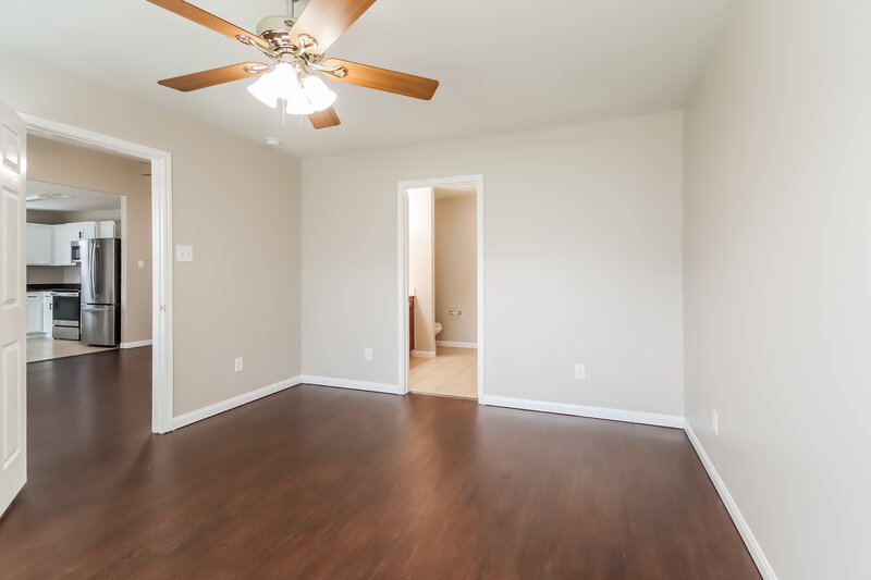 1,875/Mo, 12127 Clara Ln Pinehurst, TX 77362 Main Bedroom View