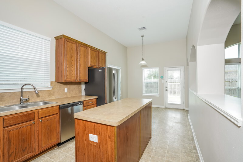 2,495/Mo, 4803 Chase Stone Dr Bacliff, TX 77518 Kitchen View 2