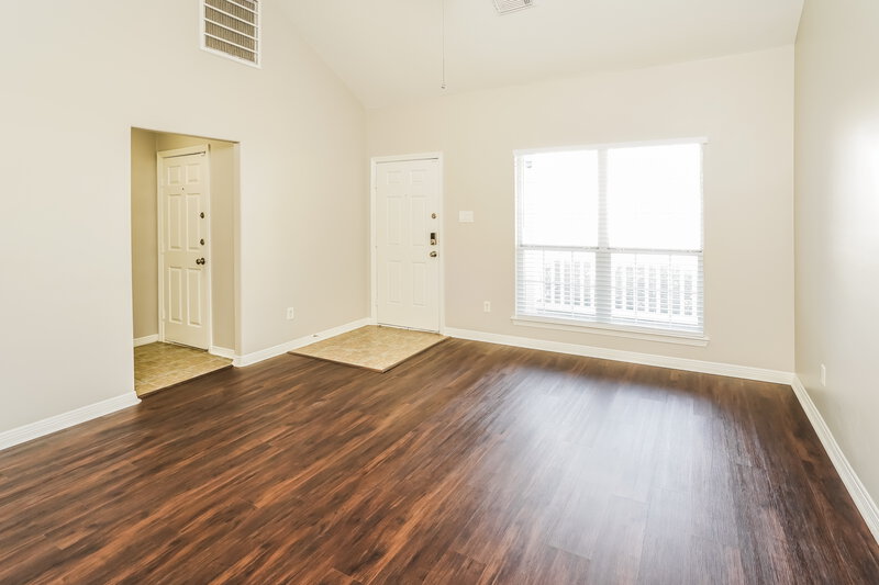 2,345/Mo, 21138 Molasses Meadow Ln Tomball, TX 77375 Living Room View