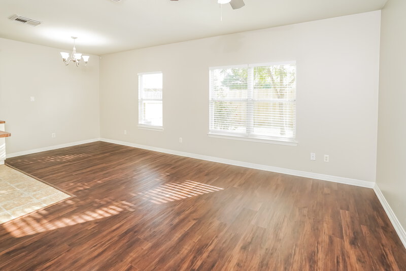2,345/Mo, 21138 Molasses Meadow Ln Tomball, TX 77375 Living Room View 3