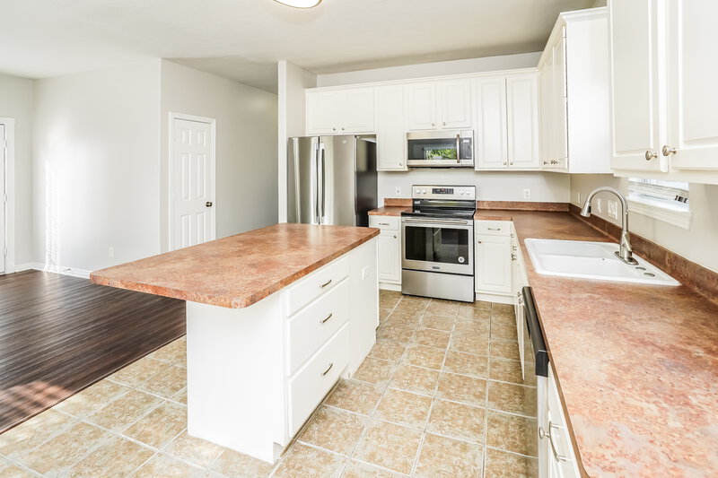 2,345/Mo, 21138 Molasses Meadow Ln Tomball, TX 77375 Kitchen View 2