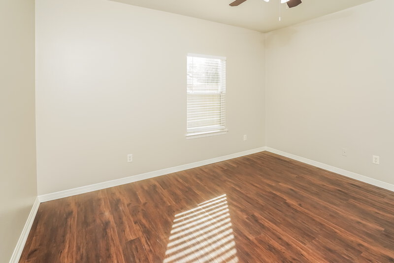 2,345/Mo, 21138 Molasses Meadow Ln Tomball, TX 77375 Main Bedroom View