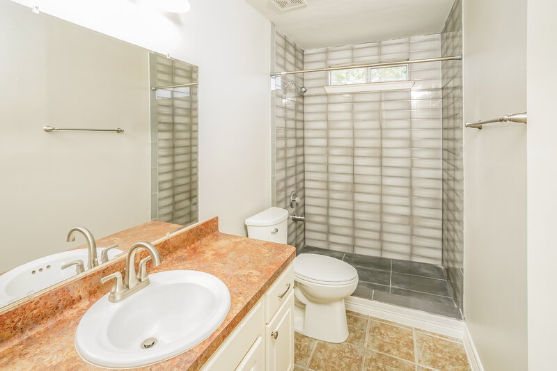 2,345/Mo, 21138 Molasses Meadow Ln Tomball, TX 77375 Bathroom View