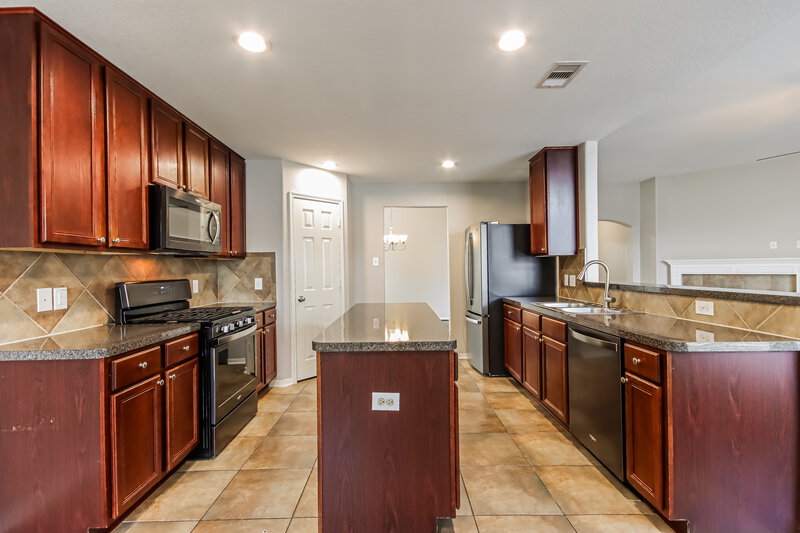 2,185/Mo, 17314 Cricket Mill Dr Humble, TX 77346 Kitchen View