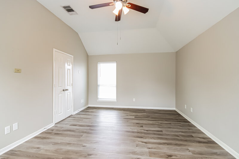 2,185/Mo, 17314 Cricket Mill Dr Humble, TX 77346 Main Bedroom View