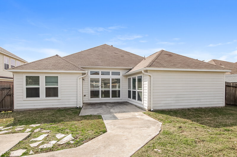 2,185/Mo, 17314 Cricket Mill Dr Humble, TX 77346 Rear View