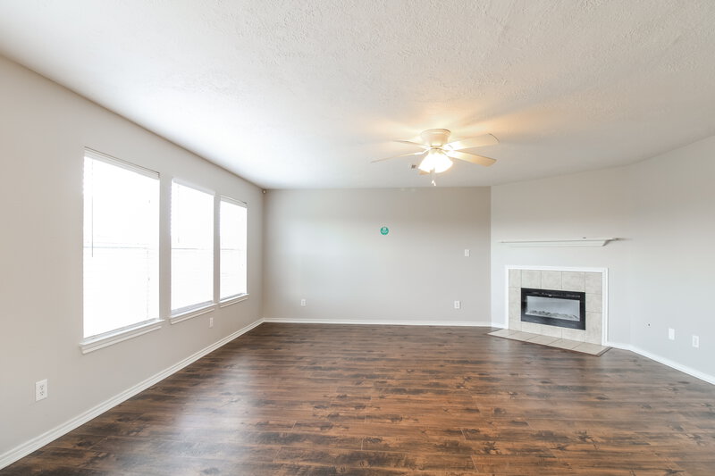 3,470/Mo, 12002 Clear Brook Oak St Houston, TX 77089 Living Room View