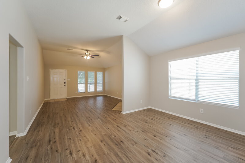 1,890/Mo, 21002 Foxwood Glen Ln Humble, TX 77338 Living Room View