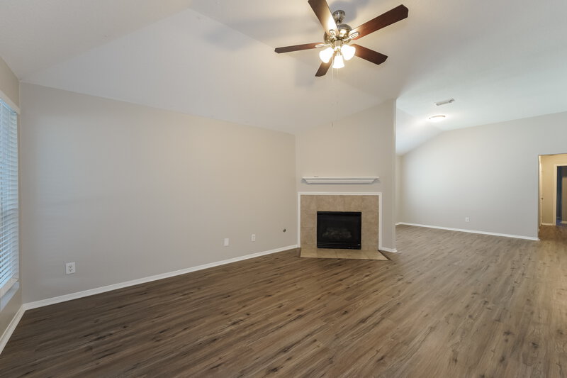 1,890/Mo, 21002 Foxwood Glen Ln Humble, TX 77338 Living Room View 2