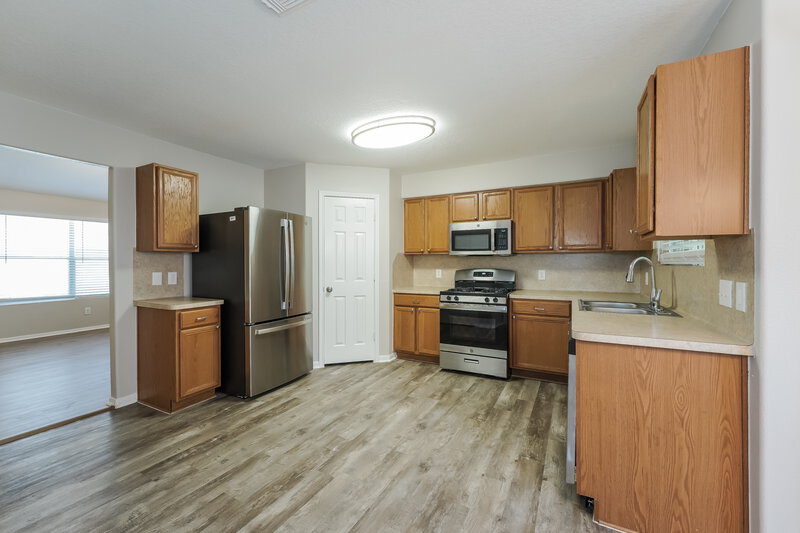 1,890/Mo, 21002 Foxwood Glen Ln Humble, TX 77338 Kitchen View 2
