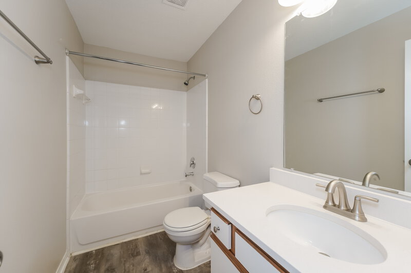 1,890/Mo, 21002 Foxwood Glen Ln Humble, TX 77338 Bathroom View 2
