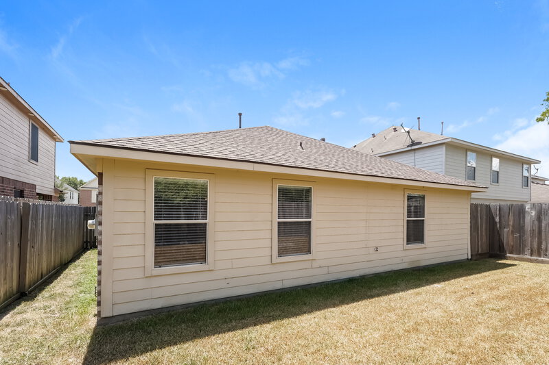 1,890/Mo, 21002 Foxwood Glen Ln Humble, TX 77338 Rear View