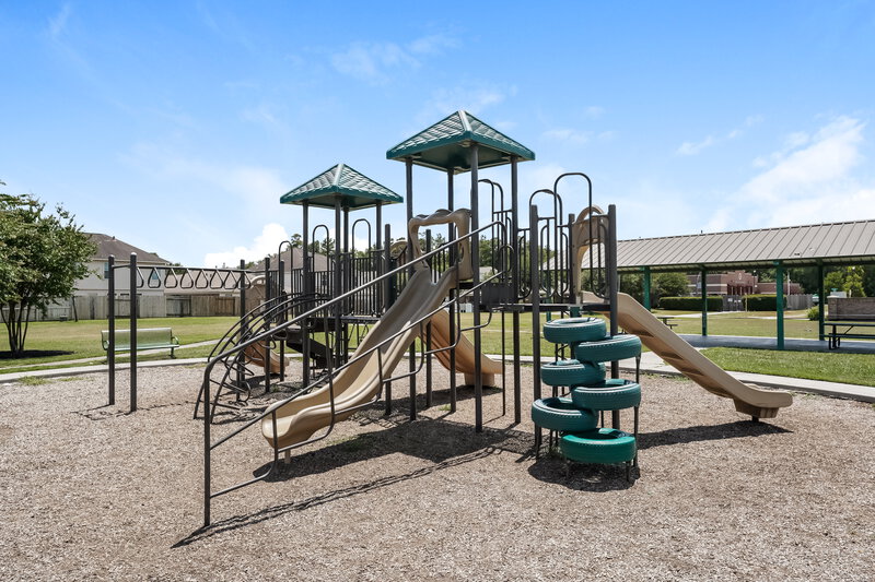 1,890/Mo, 21002 Foxwood Glen Ln Humble, TX 77338 Exterior View 2