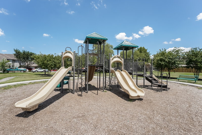 1,890/Mo, 21002 Foxwood Glen Ln Humble, TX 77338 Exterior View 4