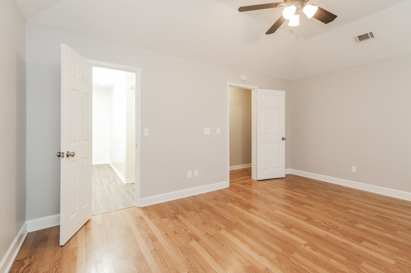 2,320/Mo, 2314 Parkview Dr Pearland, TX 77581 Main Bedroom View