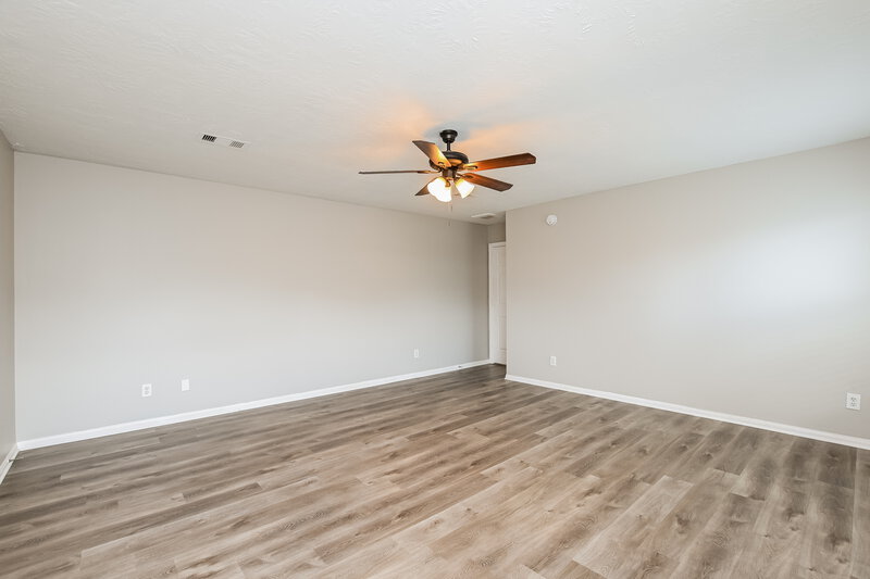 1,815/Mo, 11811 Lois Ln Pinehurst, TX 77362 Main Bedroom View 2