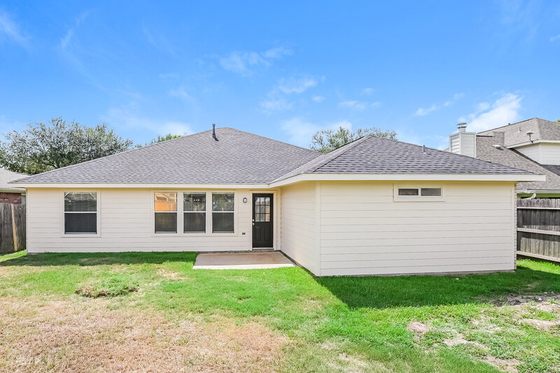1,815/Mo, 11811 Lois Ln Pinehurst, TX 77362 Rear View