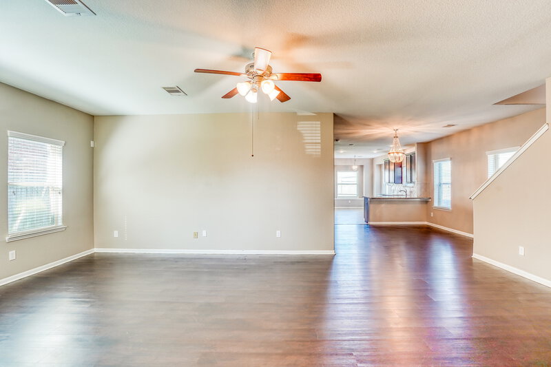 2,230/Mo, 5115 Misty Ln Bacliff, TX 77518 Living Room View