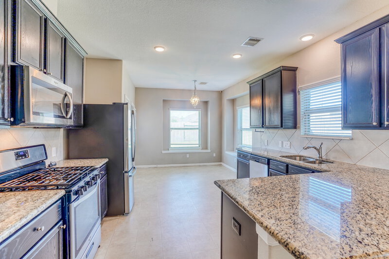 2,230/Mo, 5115 Misty Ln Bacliff, TX 77518 Kitchen View