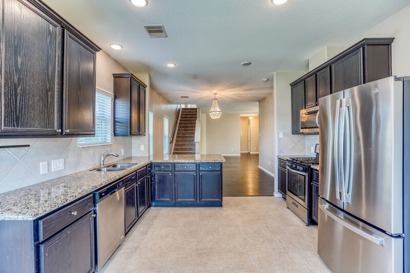 2,230/Mo, 5115 Misty Ln Bacliff, TX 77518 Kitchen View 2