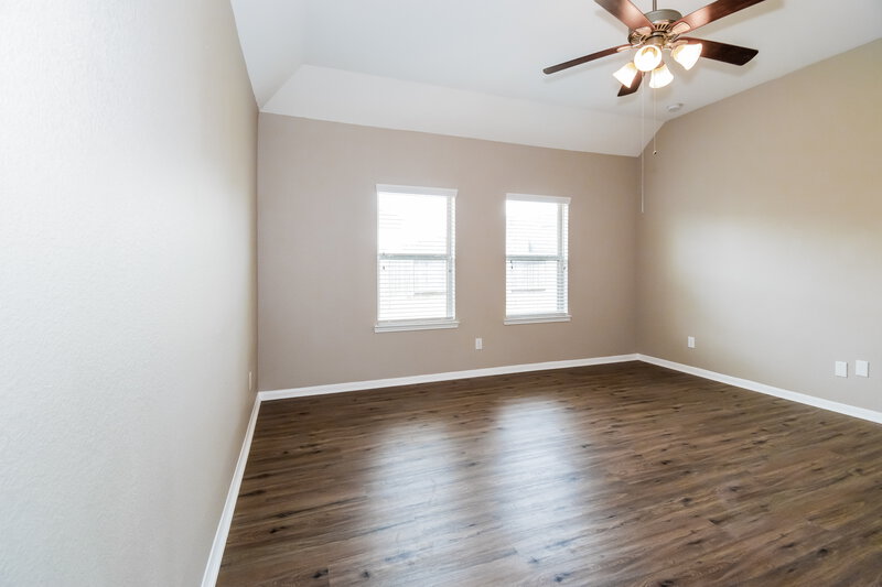 2,230/Mo, 5115 Misty Ln Bacliff, TX 77518 Main Bedroom View